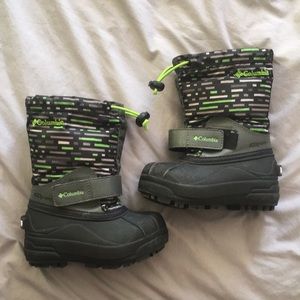 Toddler snow boots size 8